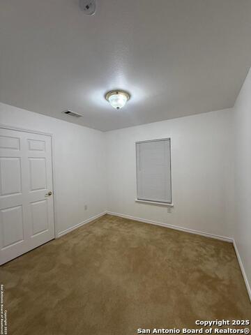 Listing photo id 13 for 902 Saint Mary