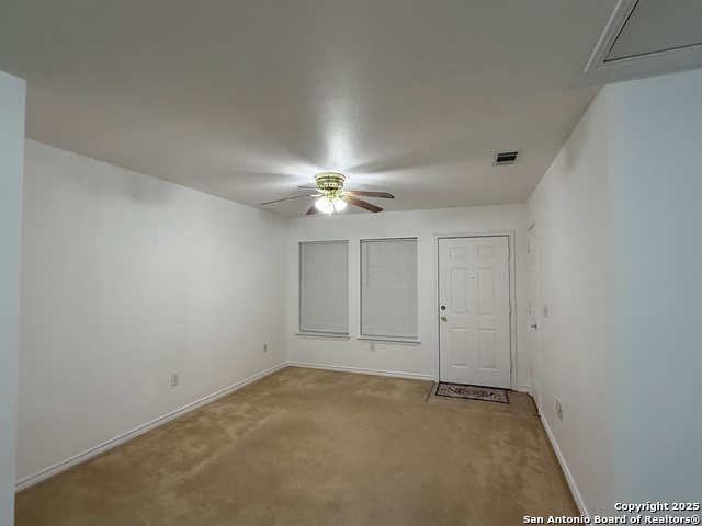 Listing photo id 3 for 902 Saint Mary