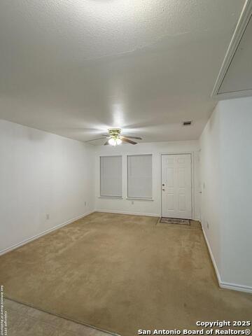 Listing photo id 4 for 902 Saint Mary