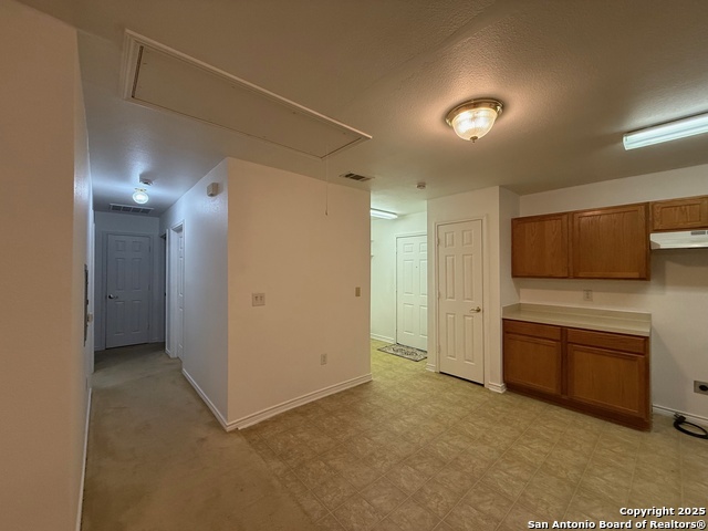 Listing photo id 7 for 902 Saint Mary