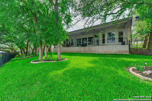 Listing photo id 14 for 3935 Outpost