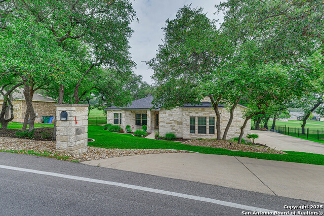 Listing photo id 0 for 3935 Outpost