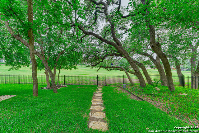 Listing photo id 19 for 3935 Outpost