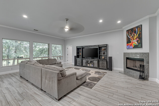 Listing photo id 4 for 3935 Outpost