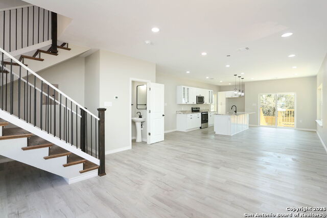 Image 2 of 18 For 656 Canyon Circle