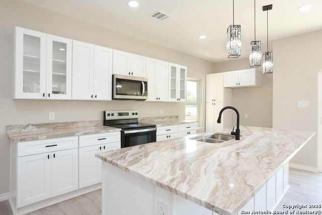 Image 4 of 18 For 656 Canyon Circle
