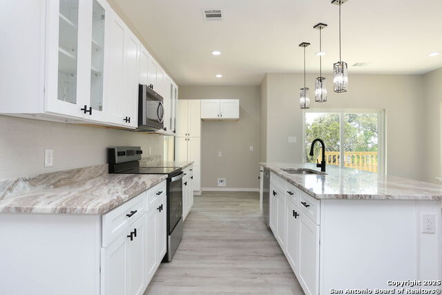 Image 6 of 18 For 656 Canyon Circle