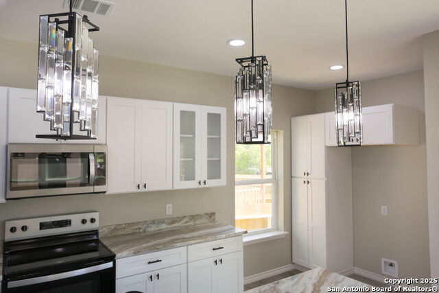 Image 7 of 18 For 656 Canyon Circle
