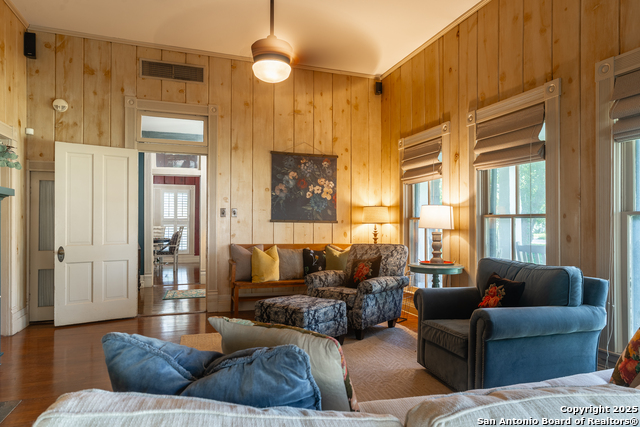 Image 11 of 37 For 529 High N