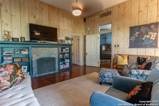 Image 12 of 37 For 529 High N