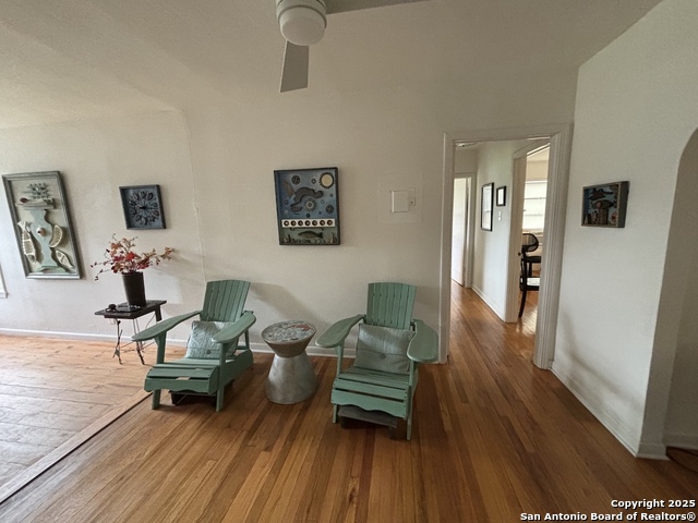 Listing photo id 8 for 345 Westminster