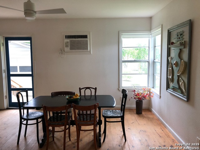 Listing photo id 9 for 345 Westminster