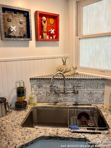 Listing photo id 12 for 345 Westminster