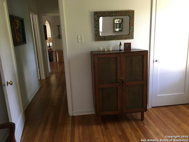 Listing photo id 17 for 345 Westminster