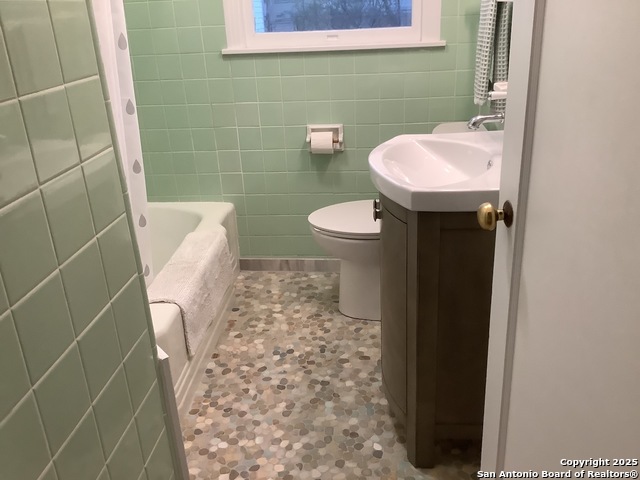 Listing photo id 20 for 345 Westminster