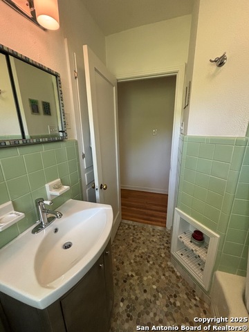 Listing photo id 21 for 345 Westminster