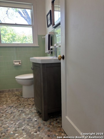 Listing photo id 24 for 345 Westminster