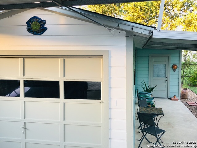 Listing photo id 25 for 345 Westminster