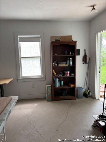 Listing photo id 30 for 345 Westminster