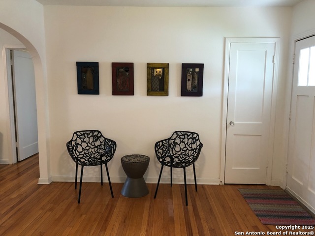 Listing photo id 4 for 345 Westminster