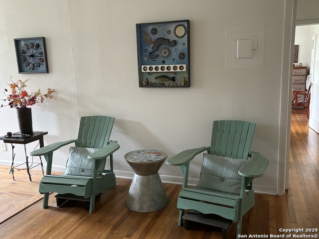 Listing photo id 7 for 345 Westminster