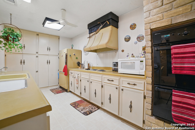 Image 12 of 29 For 4006 Glenrock
