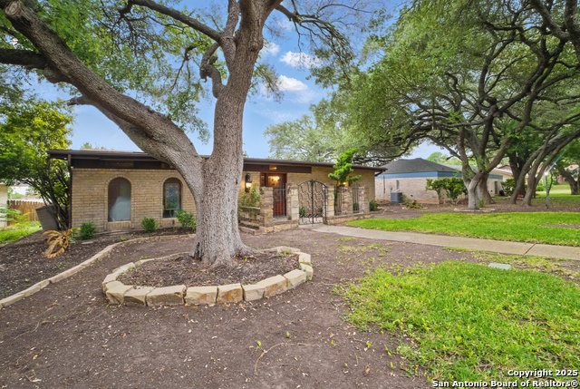 Image 2 of 29 For 4006 Glenrock