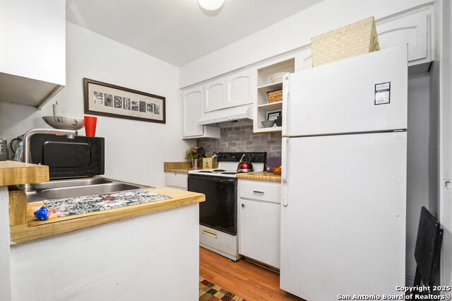Image 11 of 16 For 2811 Woodbury  106