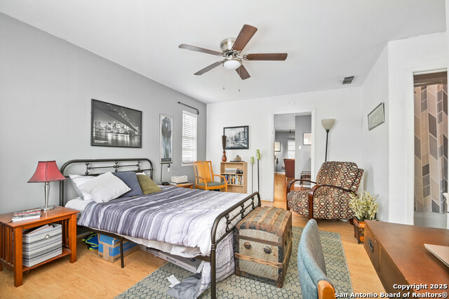 Image 13 of 16 For 2811 Woodbury  106