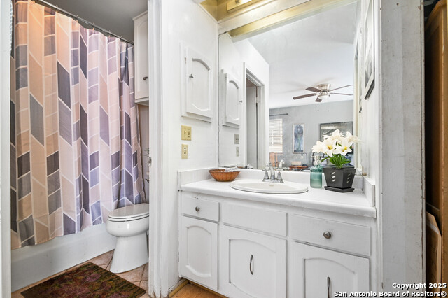 Image 15 of 16 For 2811 Woodbury  106