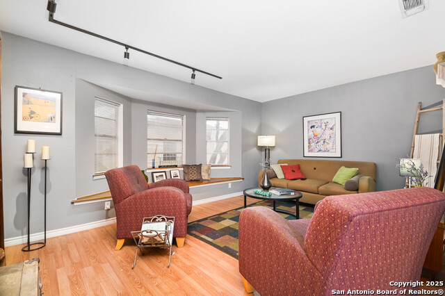 Image 6 of 16 For 2811 Woodbury  106