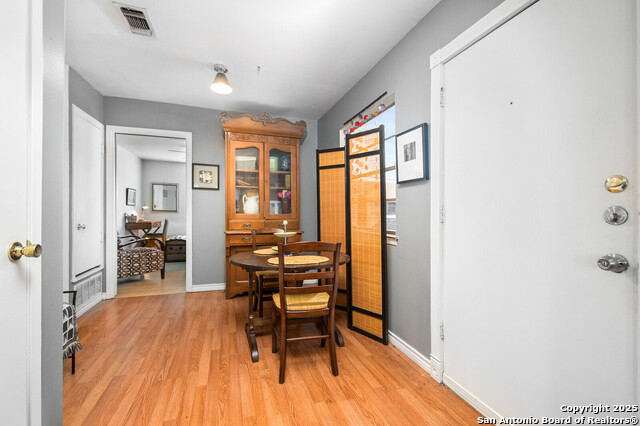 Image 9 of 16 For 2811 Woodbury  106