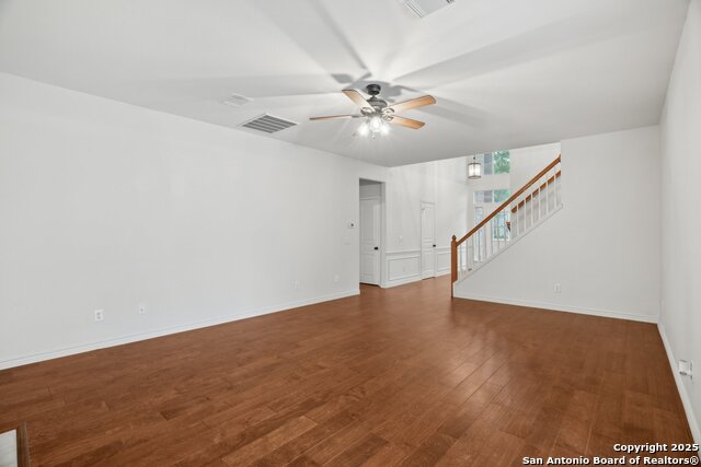 Image 12 of 57 For 8750 London Hts