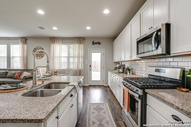 Image 9 of 30 For 8527 Straight Oaks