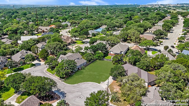 Image 9 of 12 For 807 Elmwood Cove