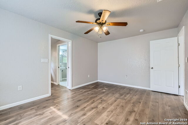 Listing photo id 10 for 1022 Vickers Ave