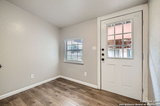 Listing photo id 11 for 1022 Vickers Ave