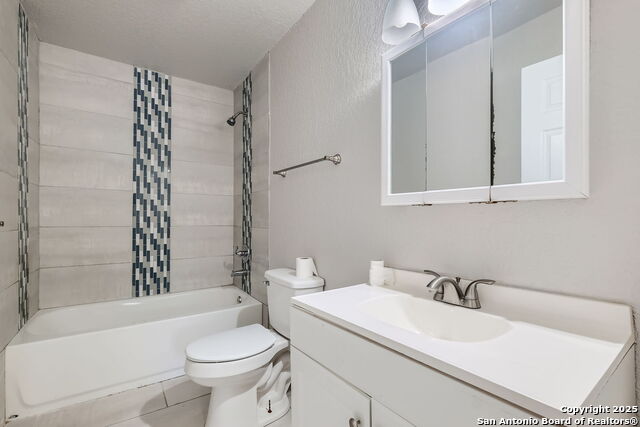 Listing photo id 13 for 1022 Vickers Ave