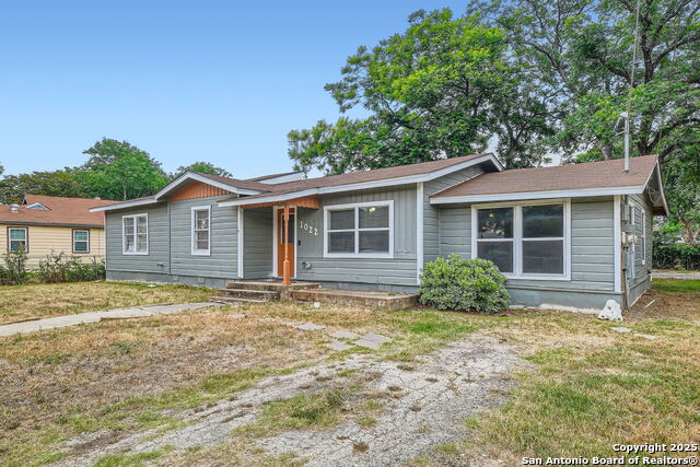 Listing photo id 0 for 1022 Vickers Ave