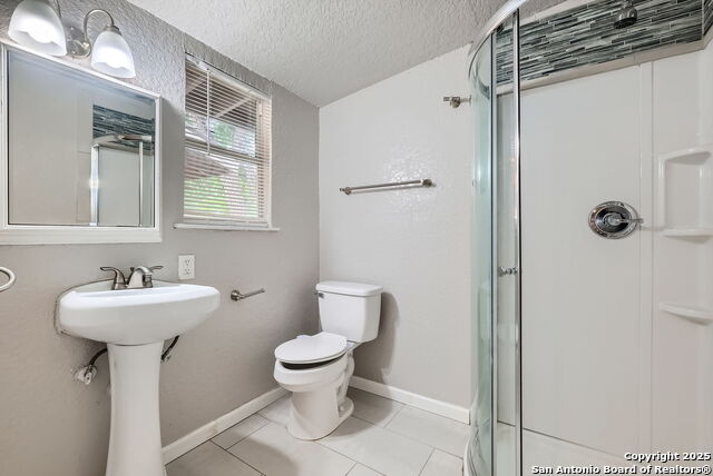 Listing photo id 18 for 1022 Vickers Ave