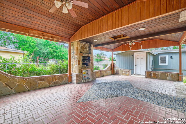 Listing photo id 22 for 1022 Vickers Ave