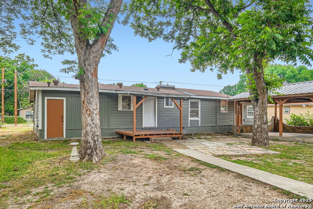 Listing photo id 23 for 1022 Vickers Ave