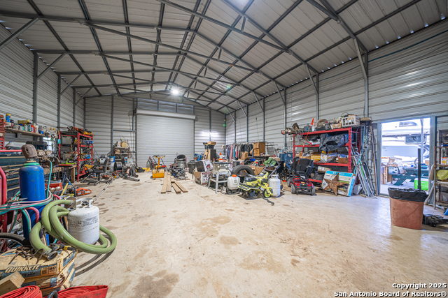 Listing photo id 8 for 3575 Baker  