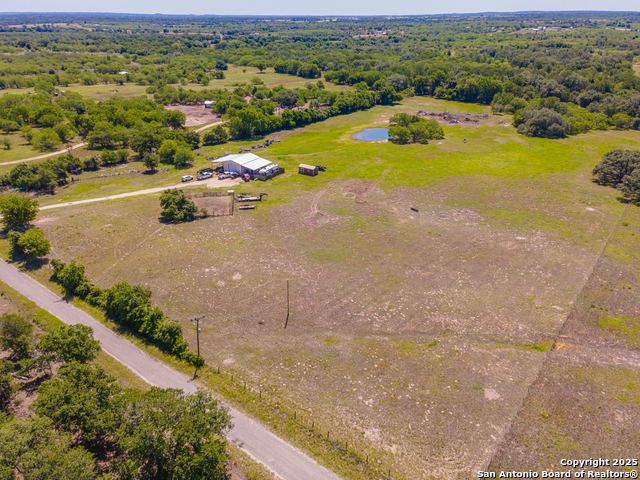 Listing photo id 11 for 3575 Baker  