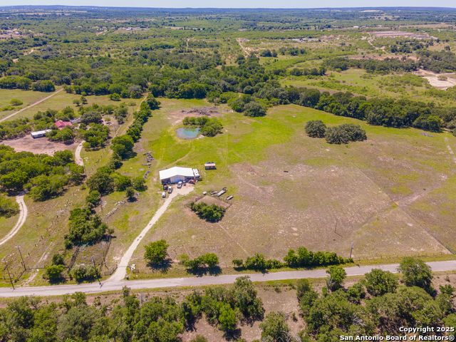 Listing photo id 12 for 3575 Baker  