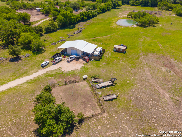 Listing photo id 3 for 3575 Baker  