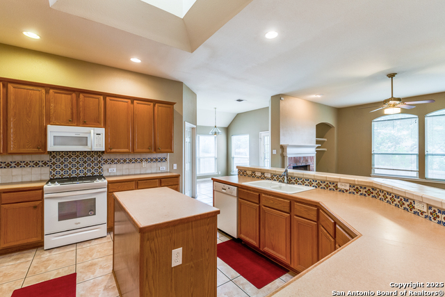 Listing photo id 8 for 1822 Archers Bow