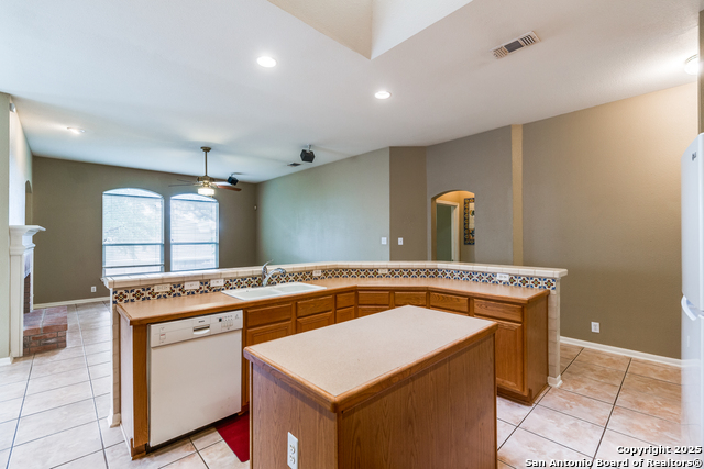 Listing photo id 9 for 1822 Archers Bow