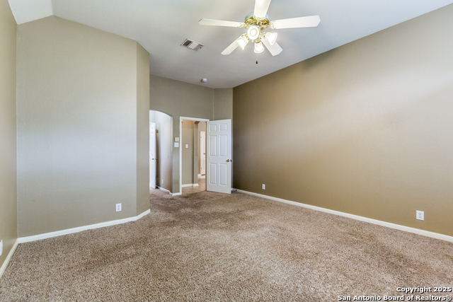 Listing photo id 13 for 1822 Archers Bow