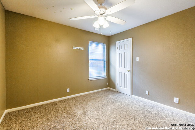 Listing photo id 14 for 1822 Archers Bow